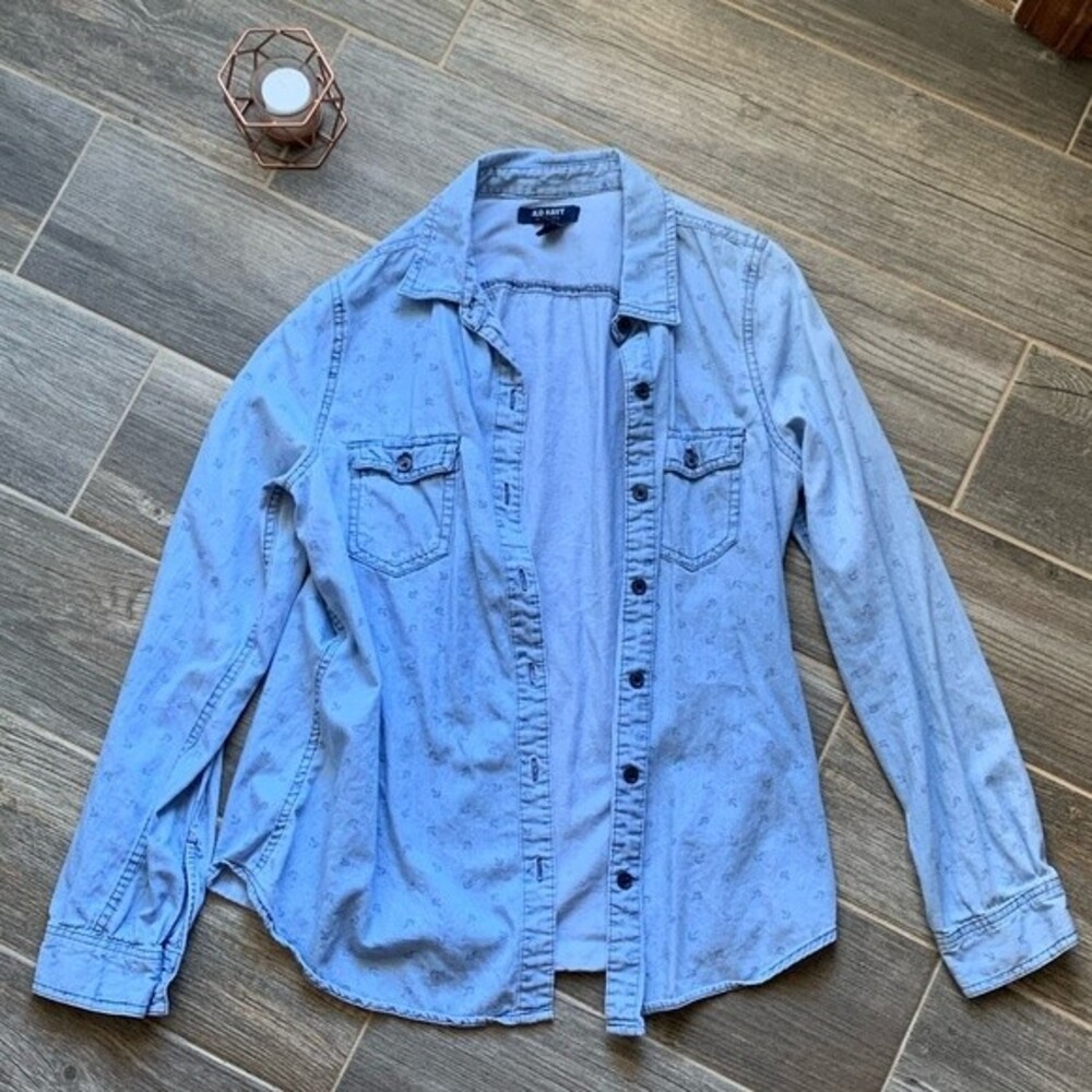 🍂 3/$20 💫EUC💫 Anchor Print Denim Button Down Shirt